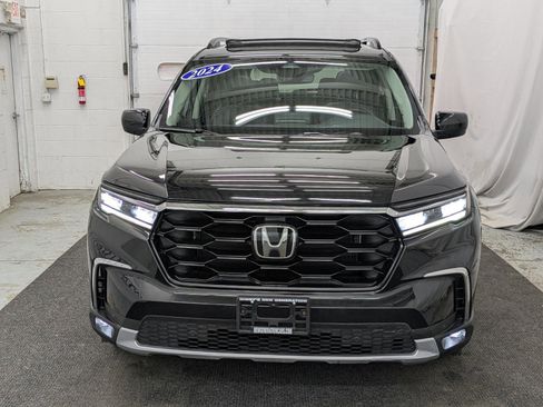 Used 2024 Honda Pilot Touring image 16