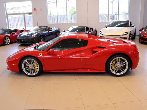 Certified 2017 Ferrari 488 Spider RWD image 3