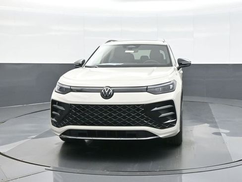 New 2026 Volkswagen Tiguan SE R-Line AWD/4WD image 2