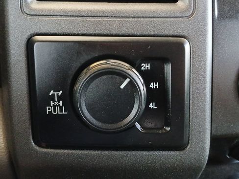 Used 2017 Ford F250 XL w/ Power Equipment Group AWD/4WD image 15