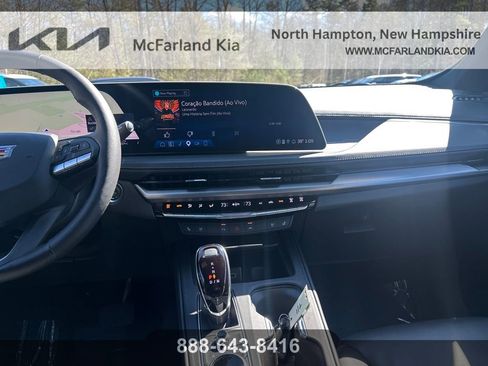 Used 2025 Cadillac XT4 Premium Luxury image 21