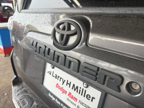 Used 2016 Toyota 4Runner SR5 Premium AWD/4WD image 28