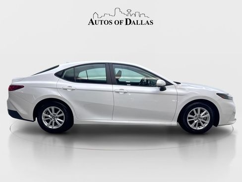 Used 2025 Toyota Camry LE FWD image 10