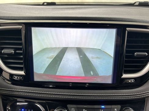 Used 2023 Chrysler Pacifica Touring-L w/ Uconnect Theater Family Group AWD/4WD image 15