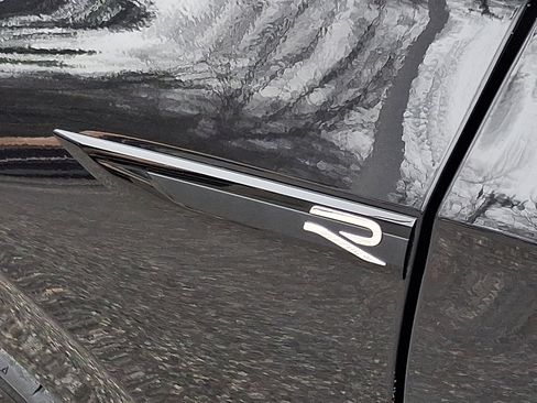 Used 2024 Volkswagen Golf R image 31