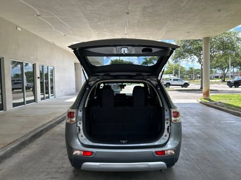 Used 2015 Mitsubishi Outlander SE FWD image 30