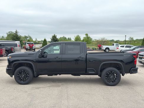 Used 2025 Chevrolet Silverado 2500 LT w/ Trail Boss Package AWD/4WD image 2