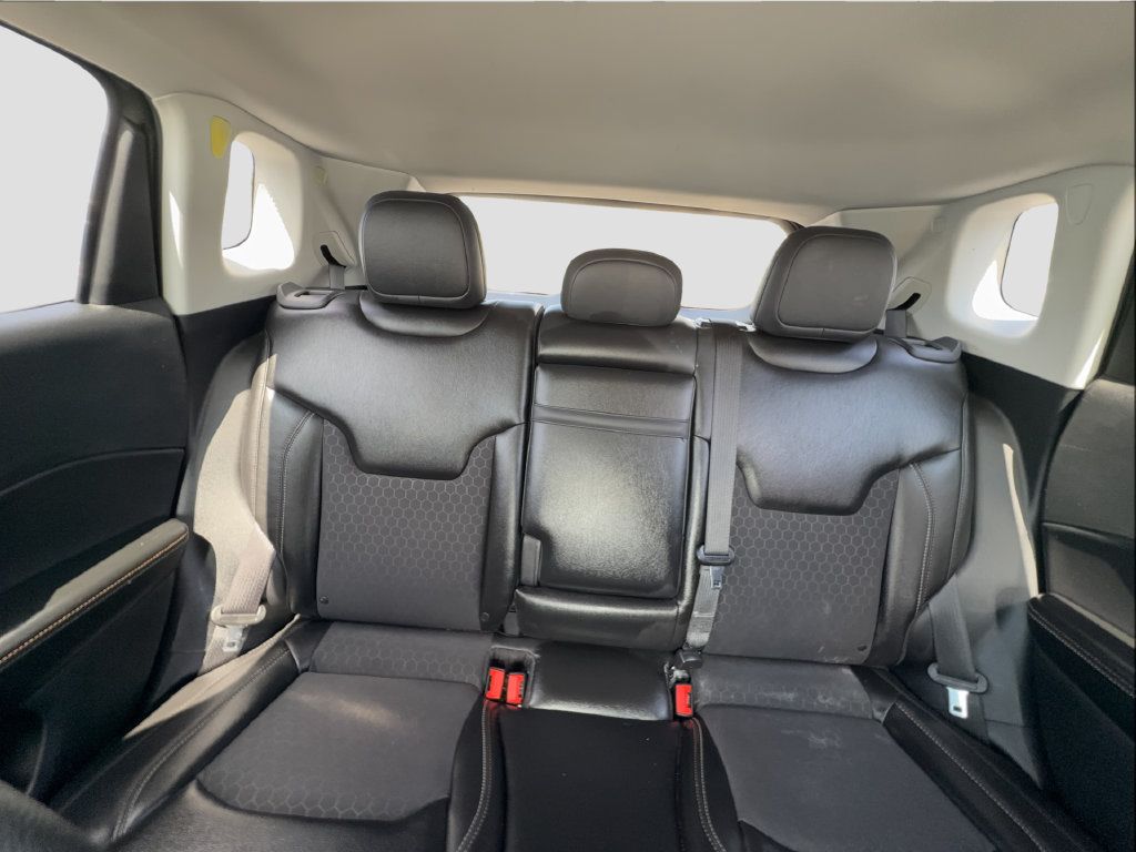 Used 2018 Jeep Compass Latitude w/ Popular Equipment Group AWD/4WD image 22