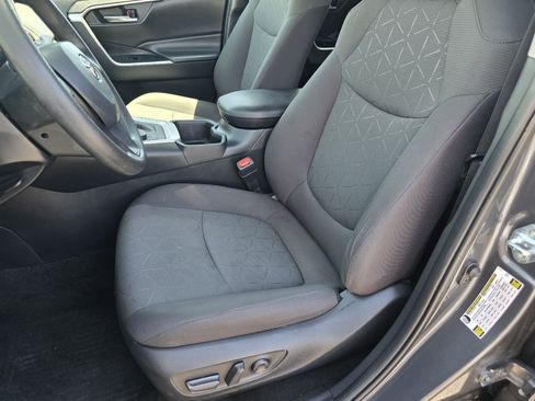 Certified 2024 Toyota RAV4 XLE AWD/4WD image 23