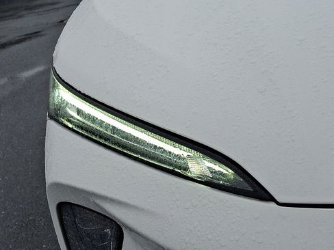 Used 2025 Buick Envision Sport Touring image 9