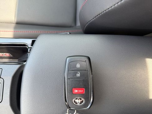 Used 2024 Toyota Prius Prime FWD image 30
