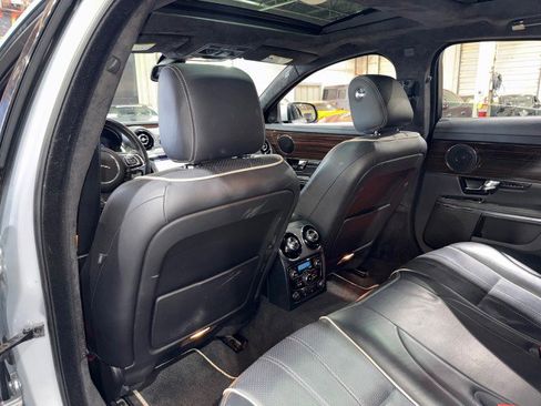 Used 2011 Jaguar XJ RWD image 11