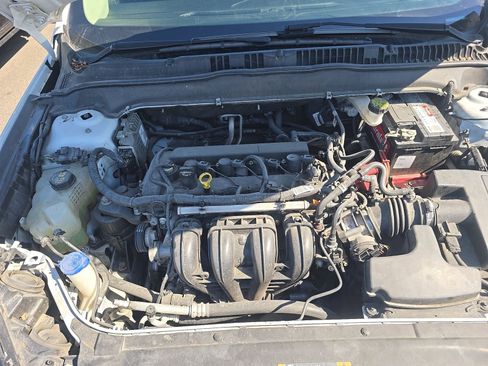 Used 2018 Ford Fusion SE FWD image 21