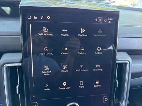 Used 2025 GMC Yukon XL Denali AWD/4WD image 31