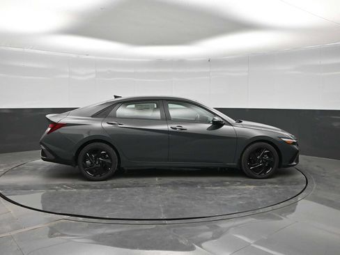 New 2026 Hyundai Elantra SEL Sport FWD image 8