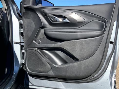 Used 2024 GMC Terrain SLE image 22