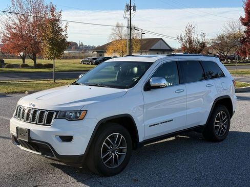 Used 2020 Jeep Grand Cherokee Limited image 3