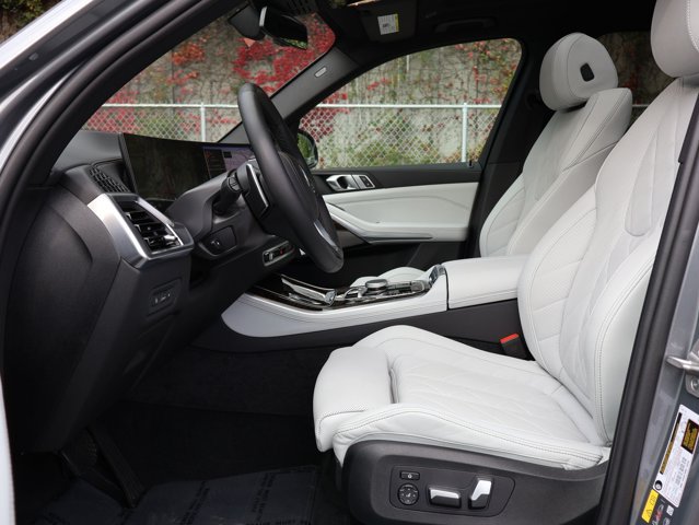 Used 2026 BMW X5 xDrive50e w/ Premium Package AWD/4WD image 21