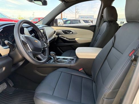 Used 2023 Chevrolet Traverse LS FWD image 21