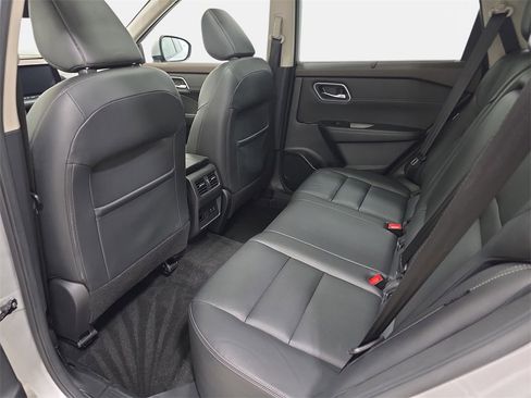 Used 2021 Nissan Rogue SL image 12