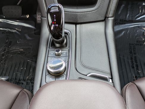 Certified 2023 Cadillac XT6 Premium Luxury FWD image 17