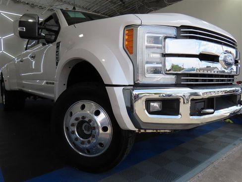 Used 2019 Ford F450 Lariat w/ Lariat Ultimate Package AWD/4WD image 3