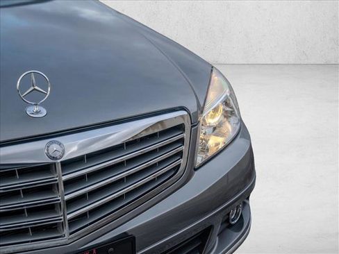 Used 2011 Mercedes-Benz C 300 4MATIC Sedan image 9