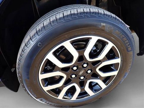 Used 2023 Ford Maverick Lariat w/ Lariat Luxury Package image 7