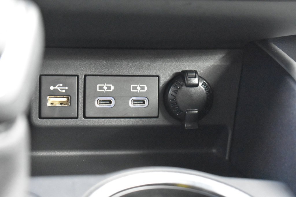 Used 2024 Toyota Highlander XLE AWD/4WD image 21