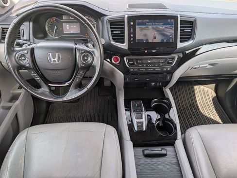 Used 2016 Honda Pilot Touring image 8