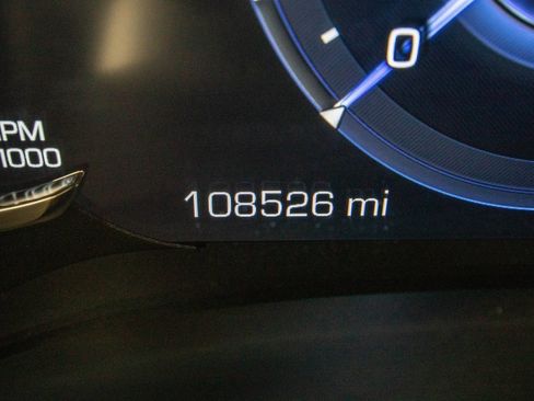 Used 2018 Cadillac Escalade ESV Premium Luxury image 23