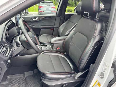 Used 2023 Ford Escape ST-Line Select AWD/4WD image 19