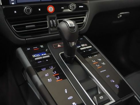 Used 2026 Porsche Macan S AWD/4WD image 33