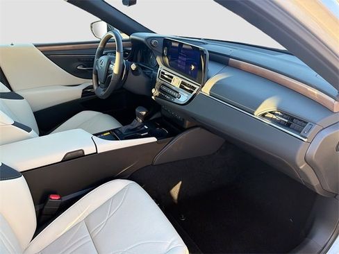 New 2025 Lexus ES 350 Ultra Luxury image 14