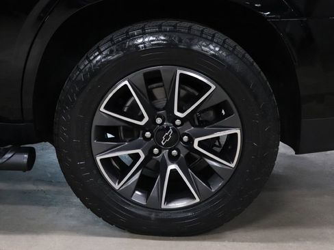 Used 2021 Chevrolet Tahoe Z71 w/ Z71 Off-Road Package image 39