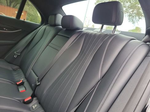 Used 2017 Mercedes-Benz E 300 image 11