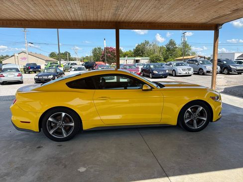 Used 2015 Ford Mustang Premium RWD image 7
