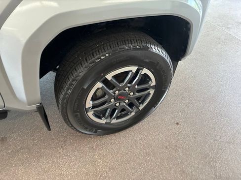 Used 2024 Toyota Tacoma TRD Sport w/ TRD Sport Premium Package AWD/4WD image 28