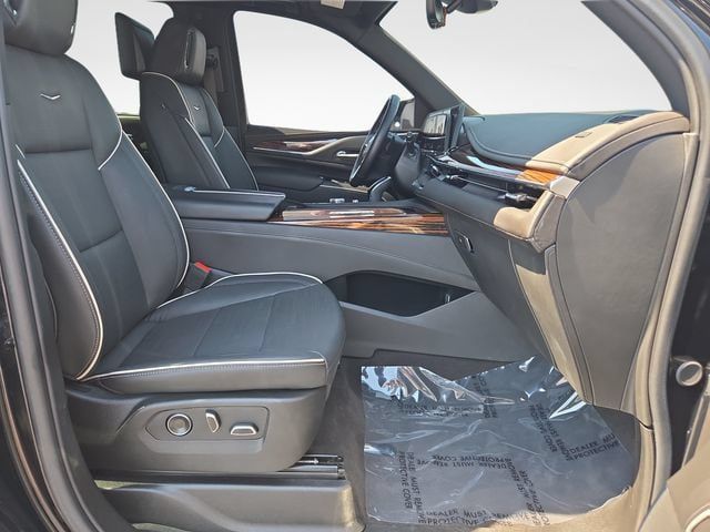 Certified 2024 Cadillac Escalade Premium Luxury AWD/4WD image 41