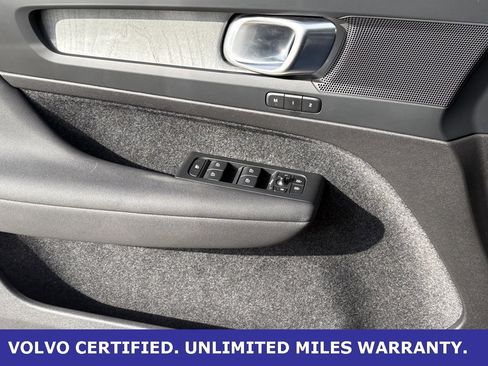 Certified 2023 Volvo XC40 B4 Plus image 24