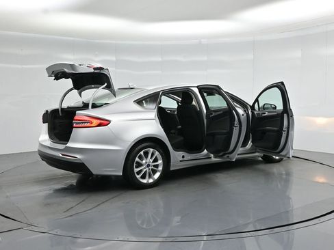 Certified 2019 Ford Fusion SE FWD image 5