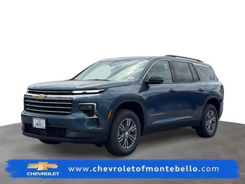 New 2026 Chevrolet Traverse LT w/ Driver Confidence Package FWD image 1