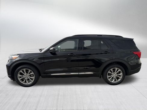 Certified 2023 Ford Explorer XLT w/ Equipment Group 202A AWD/4WD image 4