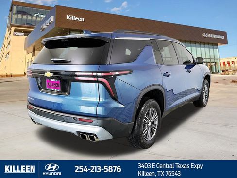 Used 2026 Chevrolet Traverse LT w/ Driver Confidence Package FWD image 8