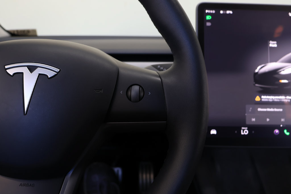 Used 2023 Tesla Model 3 Performance AWD/4WD image 25