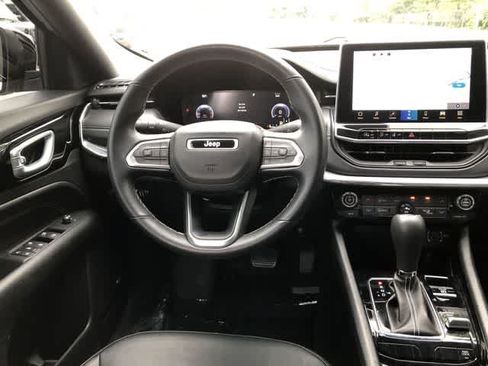Used 2022 Jeep Compass High Altitude AWD/4WD image 10