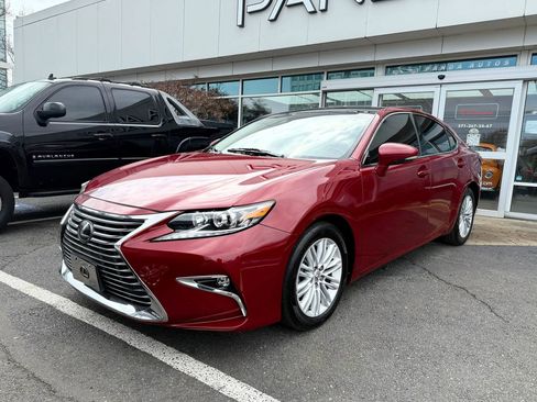 Used 2017 Lexus ES 350 w/ Navigation System Package FWD image 3