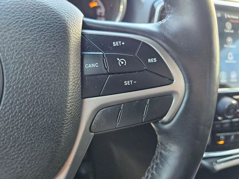 Used 2021 Jeep Grand Cherokee Laredo X image 32