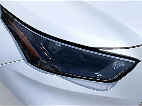Used 2022 Toyota Highlander XLE AWD/4WD image 32