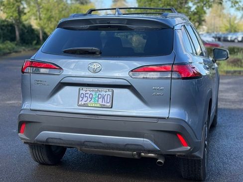 Used 2023 Toyota Corolla Cross XLE w/ Convenience Package image 5